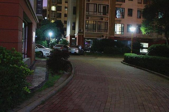 广东中山女书记一身“绝活”，丈夫为升官亲自准备“避孕套”