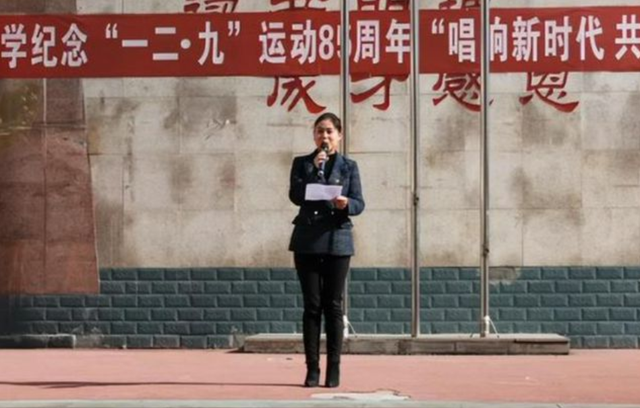 四川“美女县长”秦玲玲：仅高中学历，官位却一路高升，这是为何