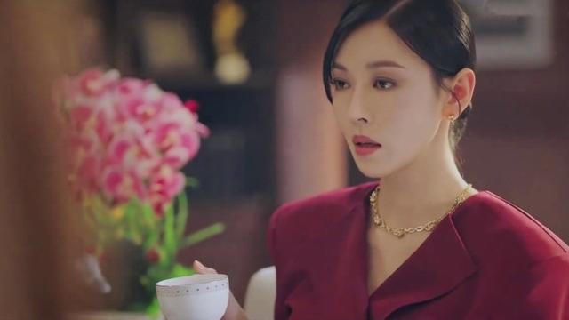 《顶楼》裴露娜还活着！证据有三条