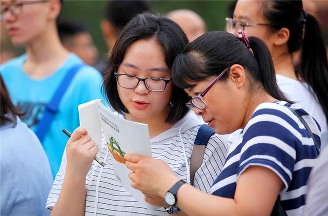 高考志愿填报：适合偏理科女生选择的3类专业，看有你喜欢的没有