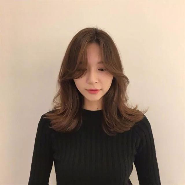 发型｜脸大的女生，适合什么样的刘海？