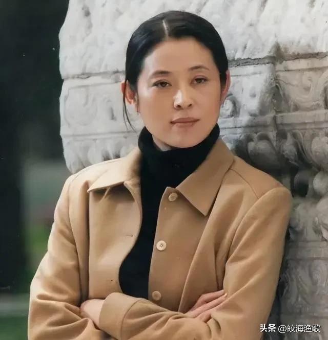 自古山东出美女，这10位山东籍女演员个个朱唇粉面，长得盘正条顺