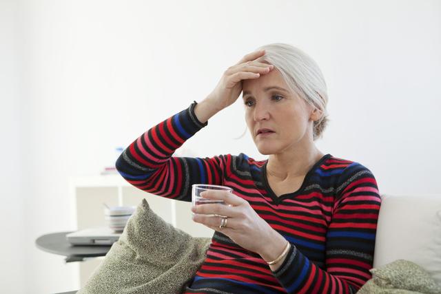 女人到了更年期，做好这4件事情很有必要，能帮你安全渡过
