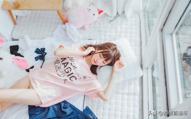 秀下衣失踪的长腿清纯美女艺术图片写真