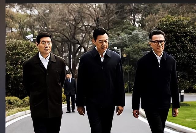 广东中山女书记一身“绝活”，丈夫为升官亲自准备“避孕套”