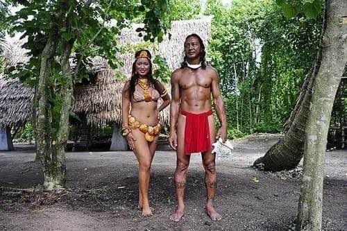 最开放的部落：女子外出不穿衣物