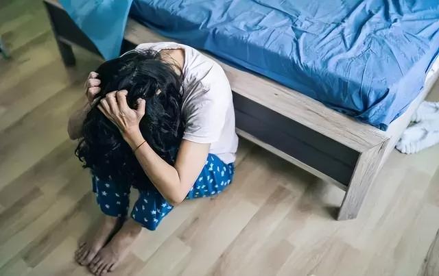 安徽38岁小学数学老师，多次强奸12岁女孩，女孩怀孕后带她打胎