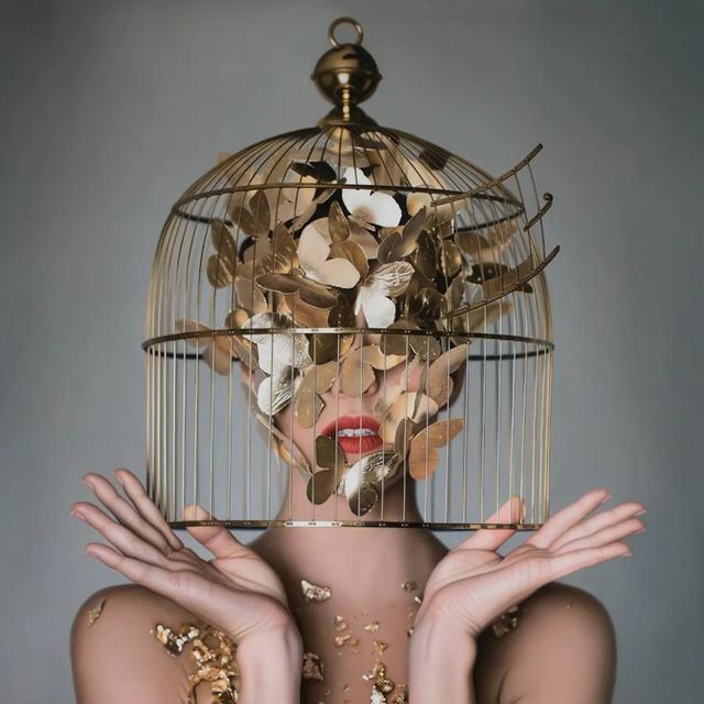 美女超“变态”写实技法，画少女人体很逼真！冷军看了都汗颜