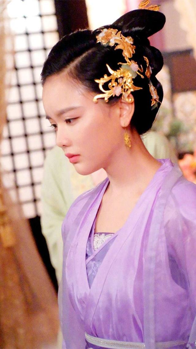 盘点进入娱乐圈的10位女网红：白鹿踏实认真，赵露思俏皮搞笑