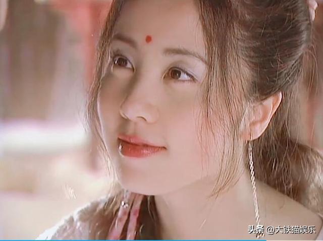 在一群美女中演“第一美人”还能出彩，只服这5位女星，个个惊艳