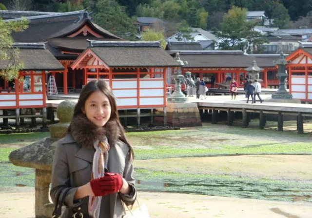 热搜沉了，谁来救她