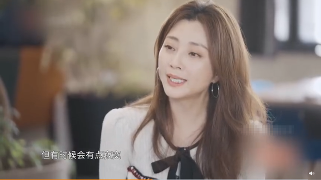 这些女星的身材告诉你：“干干瘪瘪”不叫美，珠圆玉润才更有韵味