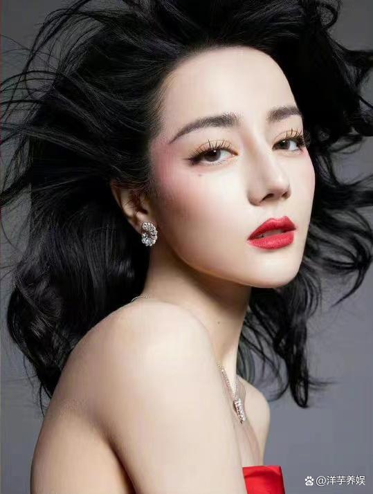 三大美女杂志封面大片VS:富贵性感,优雅迷人,这局张柏芝完胜