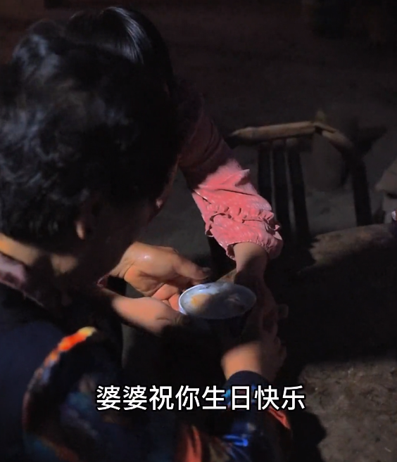 娜娜的乡村生活：母女凭温馨日常爆火，女儿患唐氏综合征依然自信