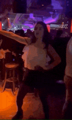 钟丽缇大女儿酒吧狂欢！大尺度热舞视频曝光
