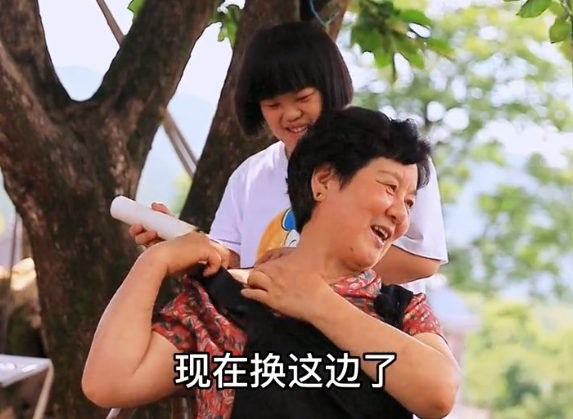 娜娜的乡村生活：母女凭温馨日常爆火，女儿患唐氏综合征依然自信