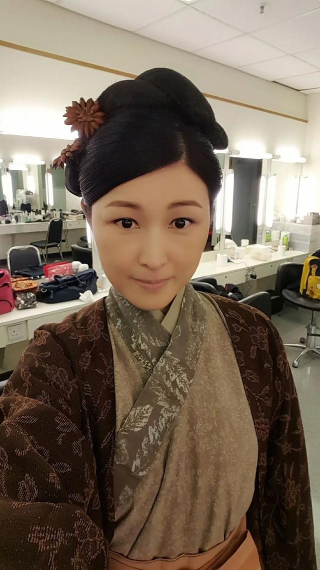 TVB前绿叶做足20年被逼走 转做网红收入丰厚！为丈夫连生三胎