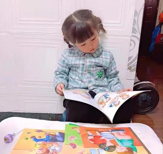 4岁女孩胆大心细“惹不起”，到哪都不受欺负，奶奶分享心得