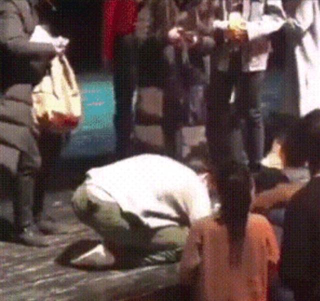 超女何洁:一场互撕的婚姻,3个孩子2个爹,她到底想要什么呢?