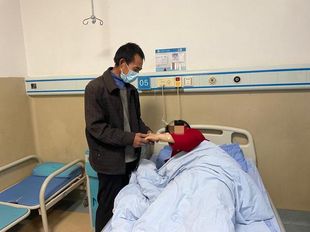 网传“古蔺产妇医院门口生孩子”？记者求证：未进医院就生了，与核酸无关