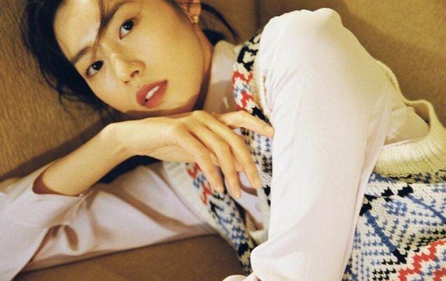 这背心神奇了，别的衣服最多不挑身材，它连性别都不挑，男女通杀