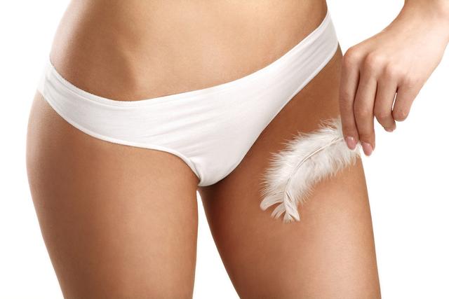 女性的内裤为何总是湿湿的，正常吗？若是这4种情况，要注意了