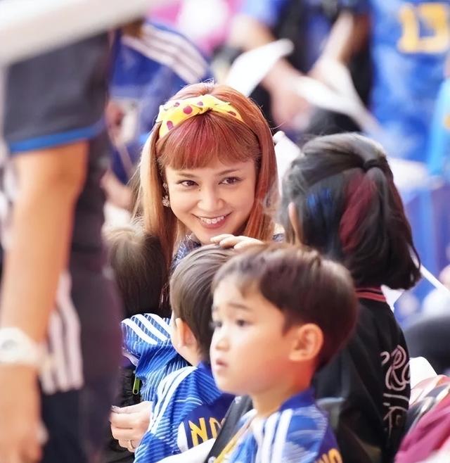 世界杯“亚洲太太”才真惊艳，多人模特出身，一个比一个风情万种