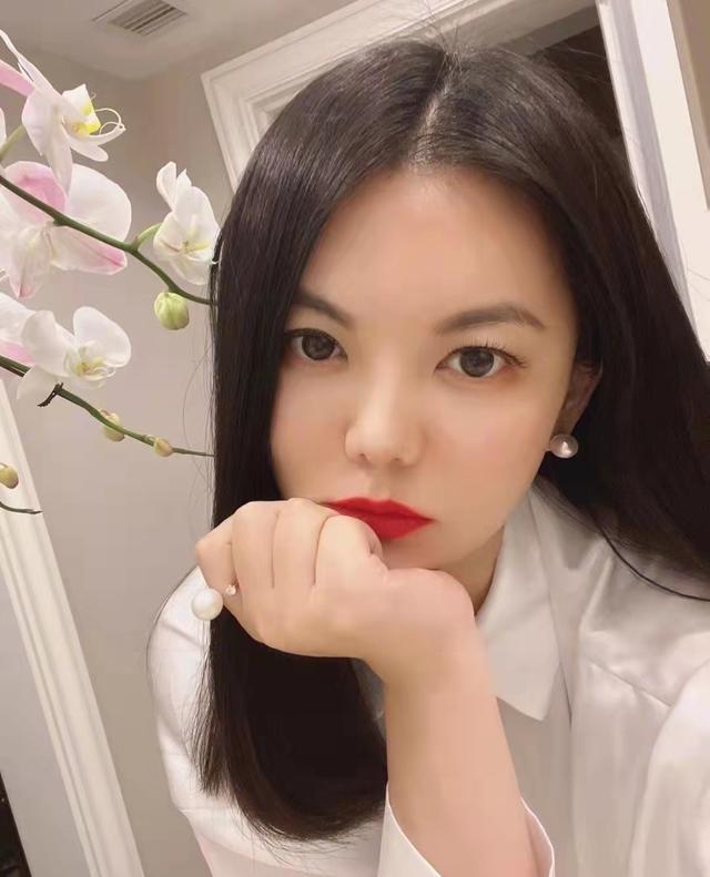 王岳伦宣布离婚后删除声明,被曝三天约会两个美女,私生活太混乱