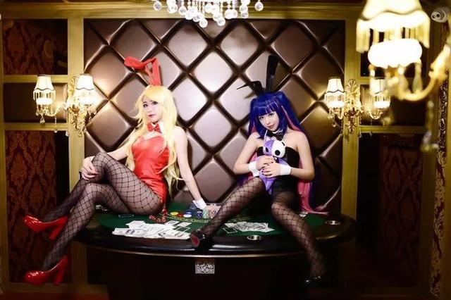 性感黑丝渔网袜 身材诱人的两位美女 吊带袜天使