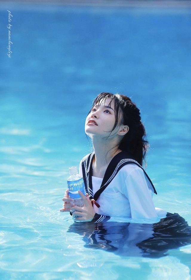 JK少女丨她如水化入蓝色