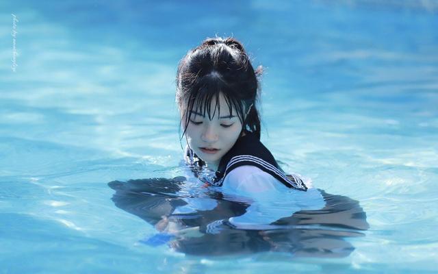 JK少女丨她如水化入蓝色