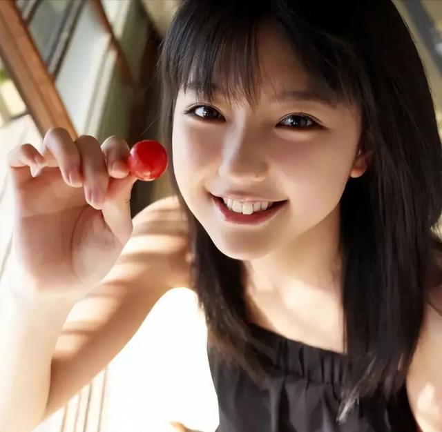 世界杯“亚洲太太”才真惊艳，多人模特出身，一个比一个风情万种