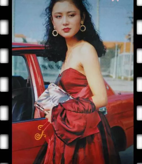 女星纯天然挂历照：刘晓庆孙俪宋丹丹汪明荃那英…巩俐腋毛都没刮