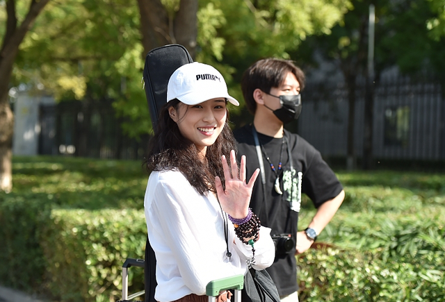 北影、中戏开学场面，堪称“视觉盛宴”，网友却纳闷：是我脸盲？