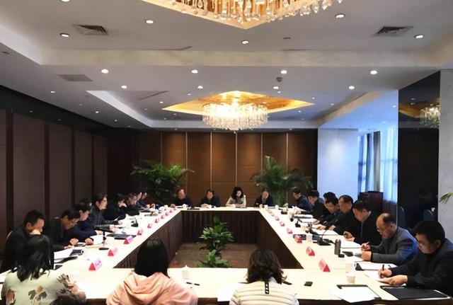 博士美女贪官张美芳：嚣张贪腐，私生活糜烂包养多名小白脸