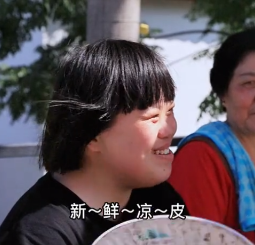 娜娜的乡村生活：母女凭温馨日常爆火，女儿患唐氏综合征依然自信