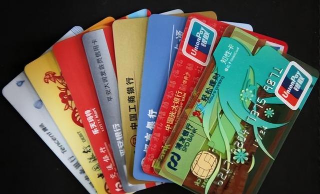 博士美女贪官张美芳：嚣张贪腐，私生活糜烂包养多名小白脸