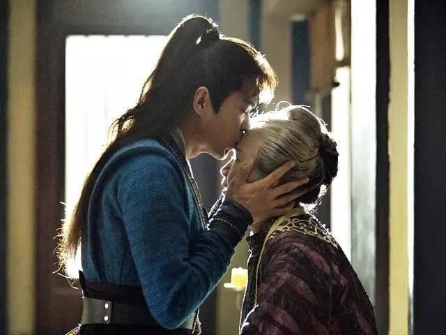 张若昀，2岁父母离婚，刘蓓继母，90后美女后妈：原生家庭很伤人