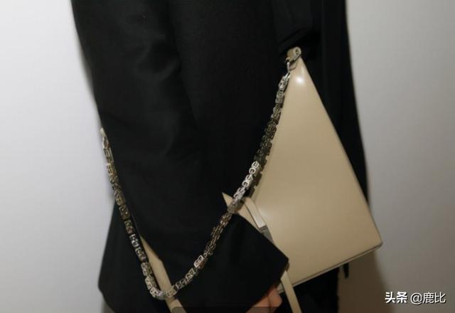 爱包女孩必看｜21款当下最火的大牌包包，综合实力能得几分？