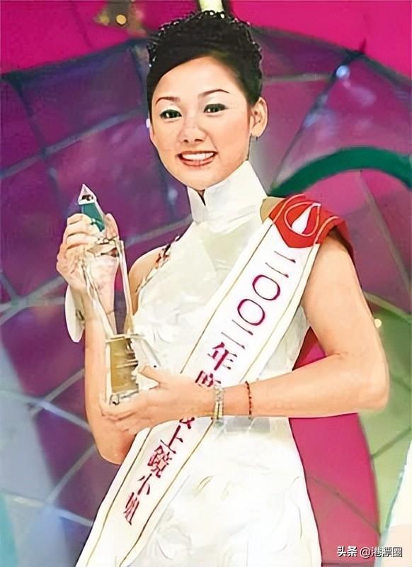 今年的港姐穿泳装，竟被举报太色情