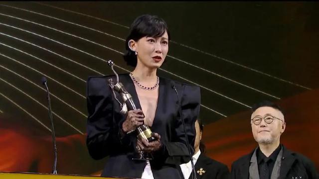 香港这一夜，港娱女星风情万种，但可惜的是，有些人太像网红了