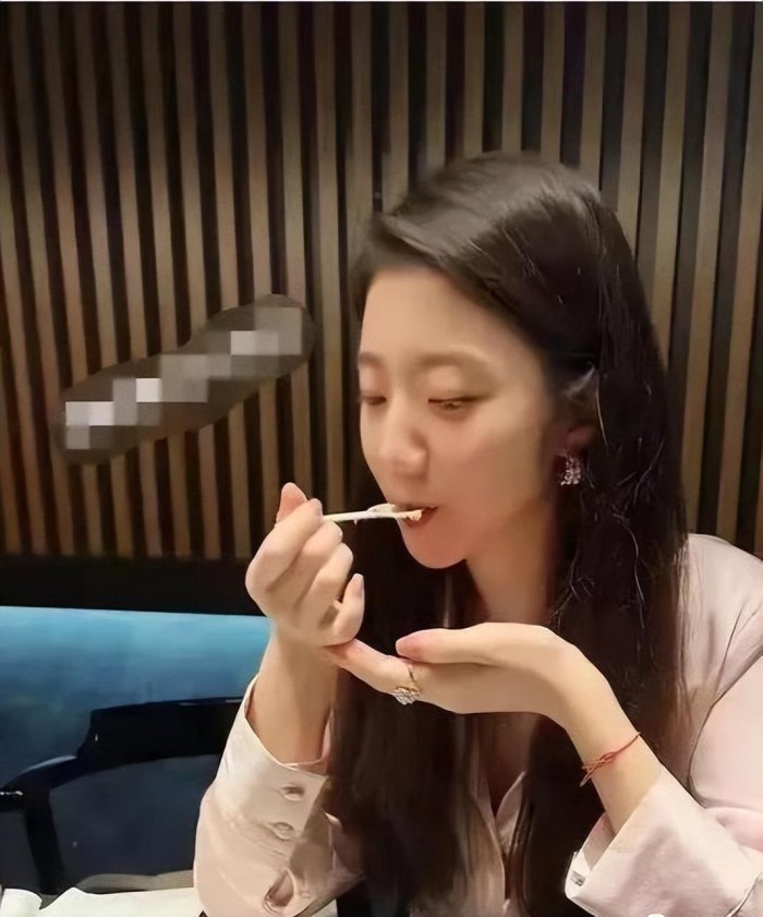 能让美女警花投怀送抱的吕总究竟是何许人也