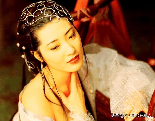 8位女星“一脱成名”,美艳背后,有人终身未婚,还有人跳楼自杀