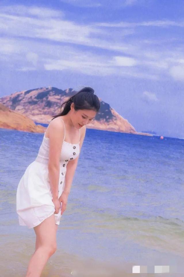 这些女星的身材告诉你：“干干瘪瘪”不叫美，珠圆玉润才更有韵味