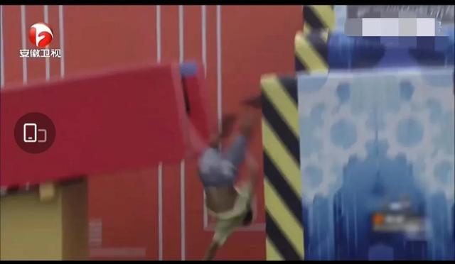 谁能拒绝大冰箱呢？爆火综艺《男生女生向前冲》冲冲冲