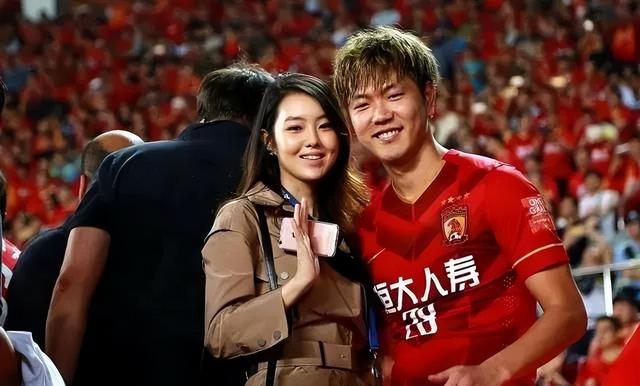 世界杯“亚洲太太”才真惊艳，多人模特出身，一个比一个风情万种