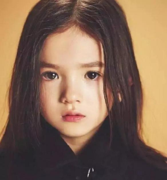 请问生这样的女儿有说明书吗?可爱混血萝莉 崔路易