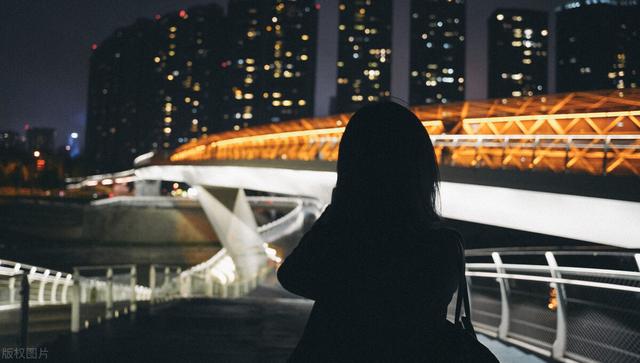 十首关于抒情演绎美丽女人的歌曲，深情温柔略带忧伤的音符世界