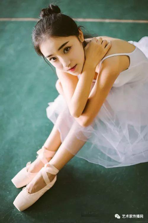 20位中国美女“一字马”，美炸了