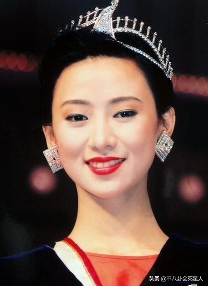 8位女星“一脱成名”,美艳背后,有人终身未婚,还有人跳楼自杀